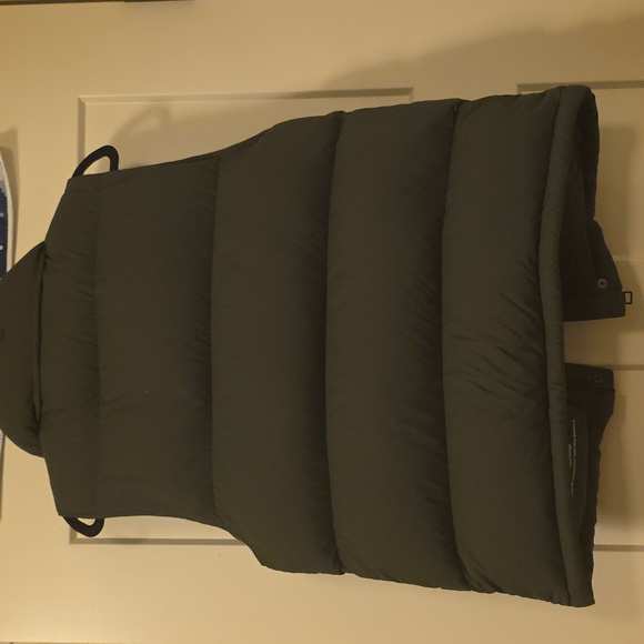 TNA Super Puff Vest - Picture 2 of 7